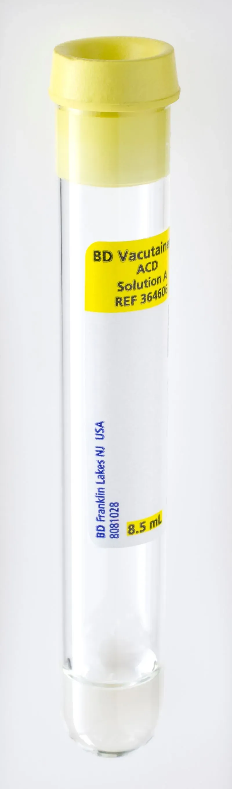 imagem de tubo acd de coleta amarelo com etiqueta de identificação